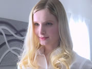 JUL-703 verheiratete Sekretärin mit Küssen und Ficken im Chefbüro - Lily Hart